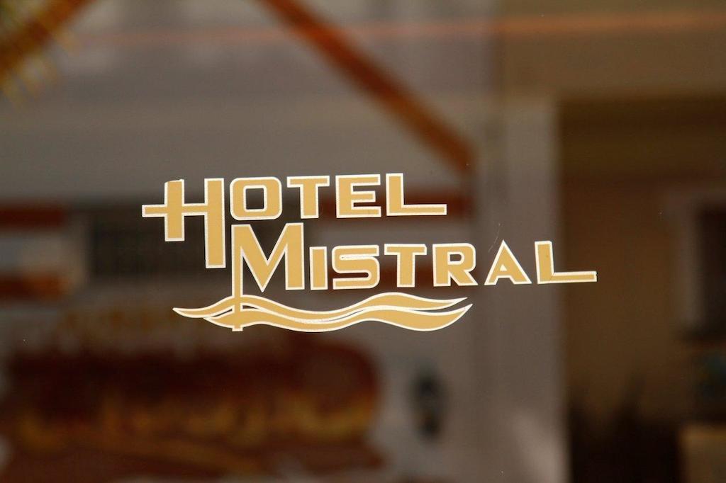 Hotel Mistral Le Pirée Extérieur photo
